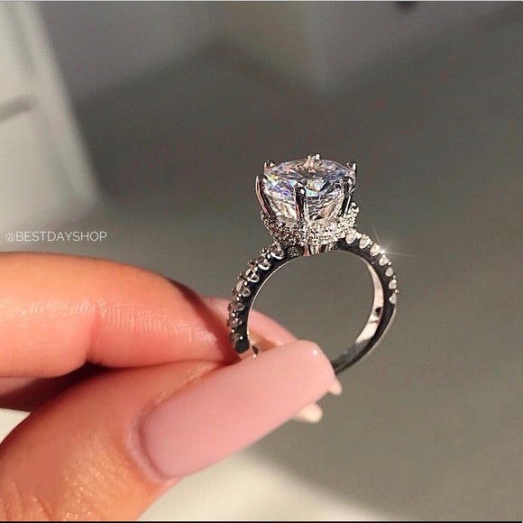 Sterling Silver Ring - Picture 4 of 8